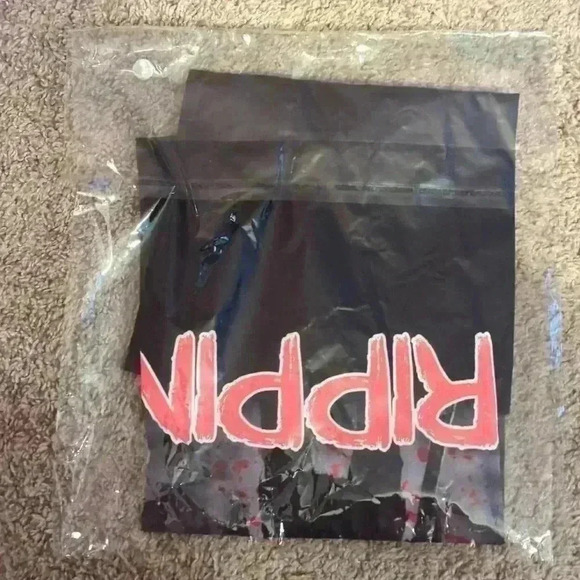 RTP Apparel "Bitches be tripping" T-shirt, small, black - Picture 2 of 3